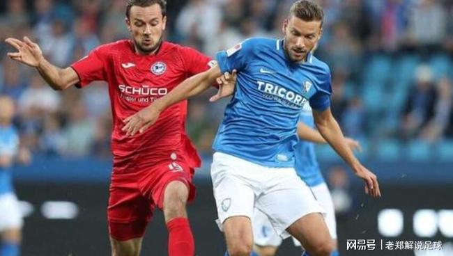 由替补球员 由替补球员