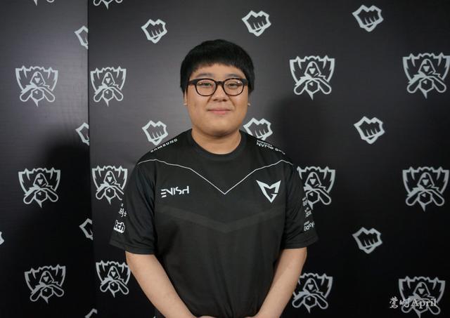 游泳健将齐 游泳健将齐